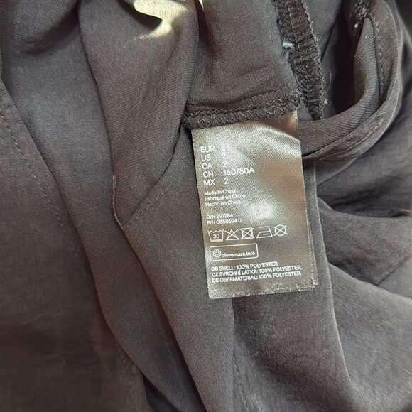H&M Divided Black Long Sleeve Open Back Blouse Size 2 - Picture 8 of 8